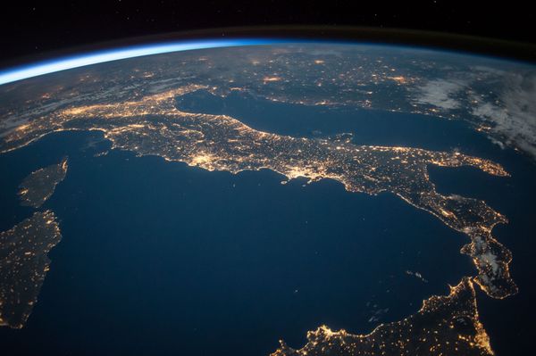 Un viaje espacial en el aula: 6 textos para celebrar la Semana Mundial del Espacio (9°-12°)